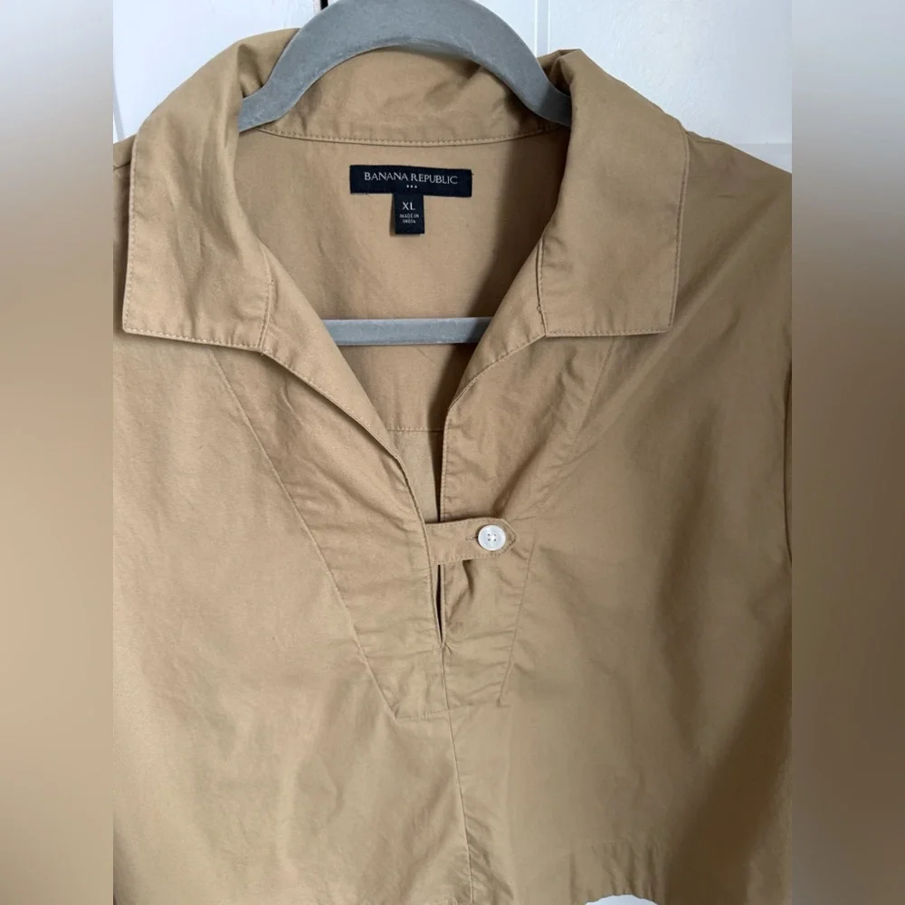 Banana Republic Classic Tan oversized  Women's Top size XL. EUC. No flaws. - Picture 3 of 7